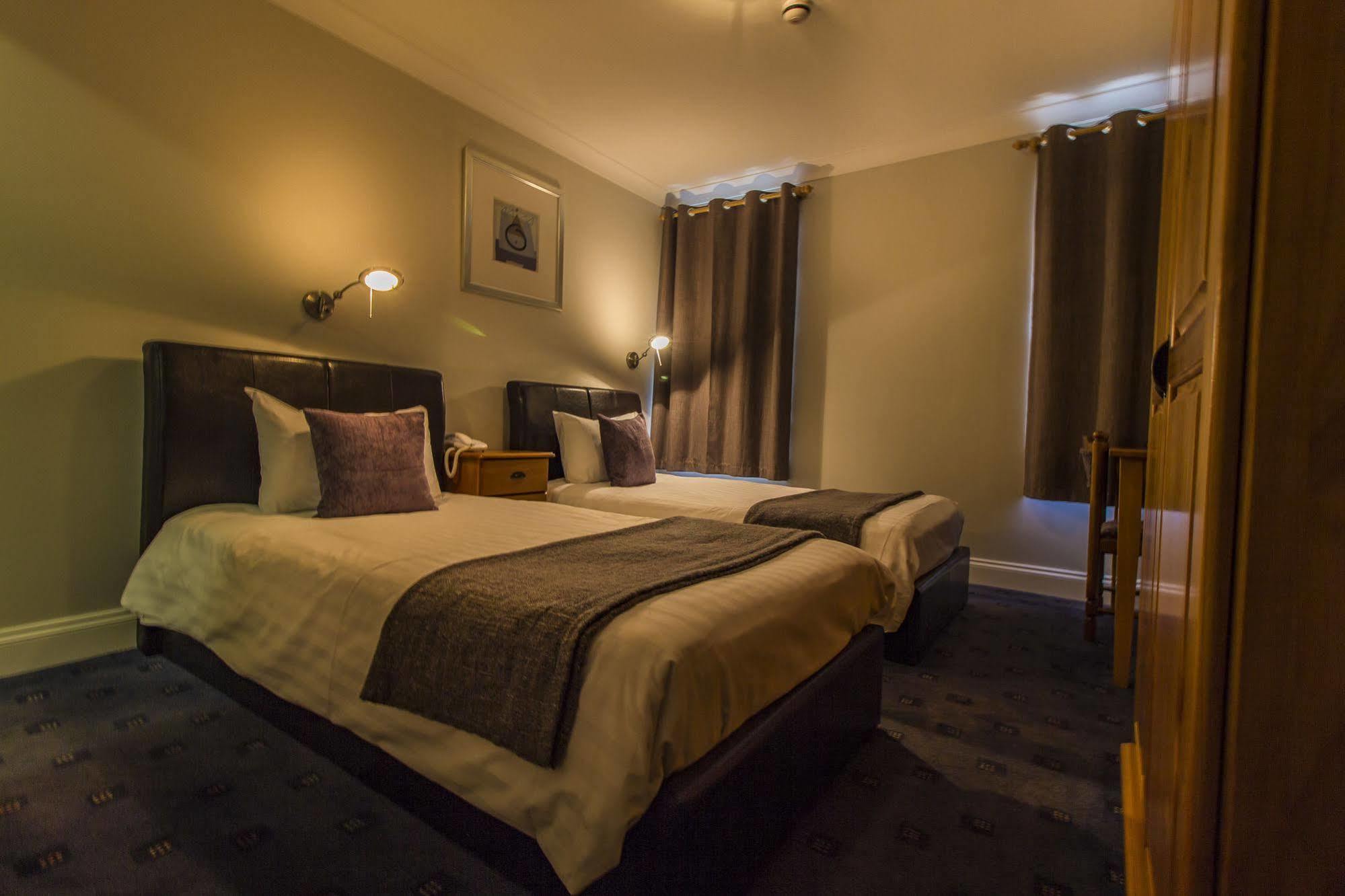 The Golden Lion Hotel, St Ives, Cambridgeshire St Ives  Extérieur photo